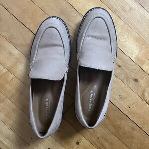 EASY SPIRIT tan loafers sz 9.5
